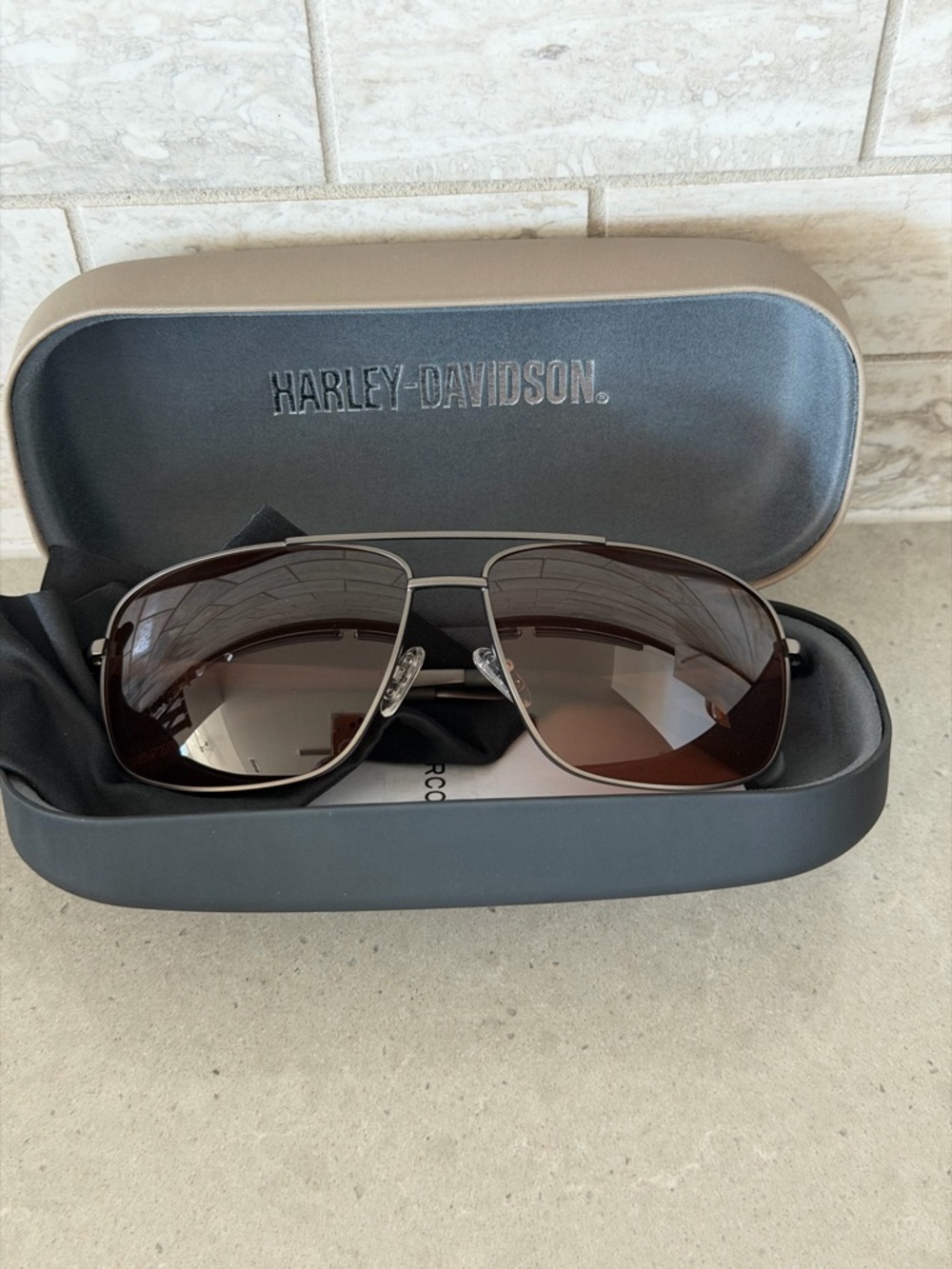 NWT Harley-Davidson gunmetal Frame Sunglasses with Brown Gradient Lenses